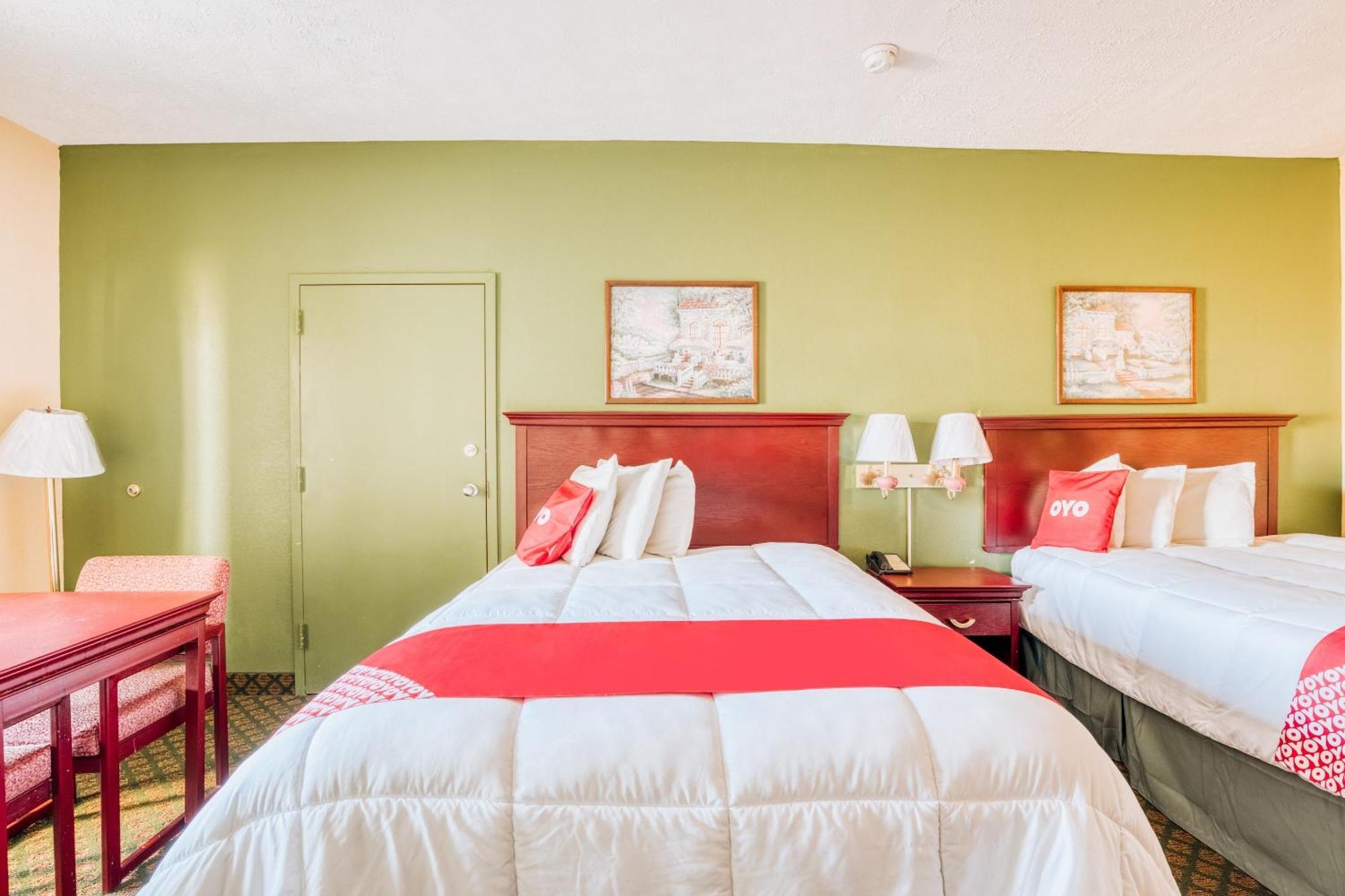 Oyo Hotel Grenada West エクステリア 写真