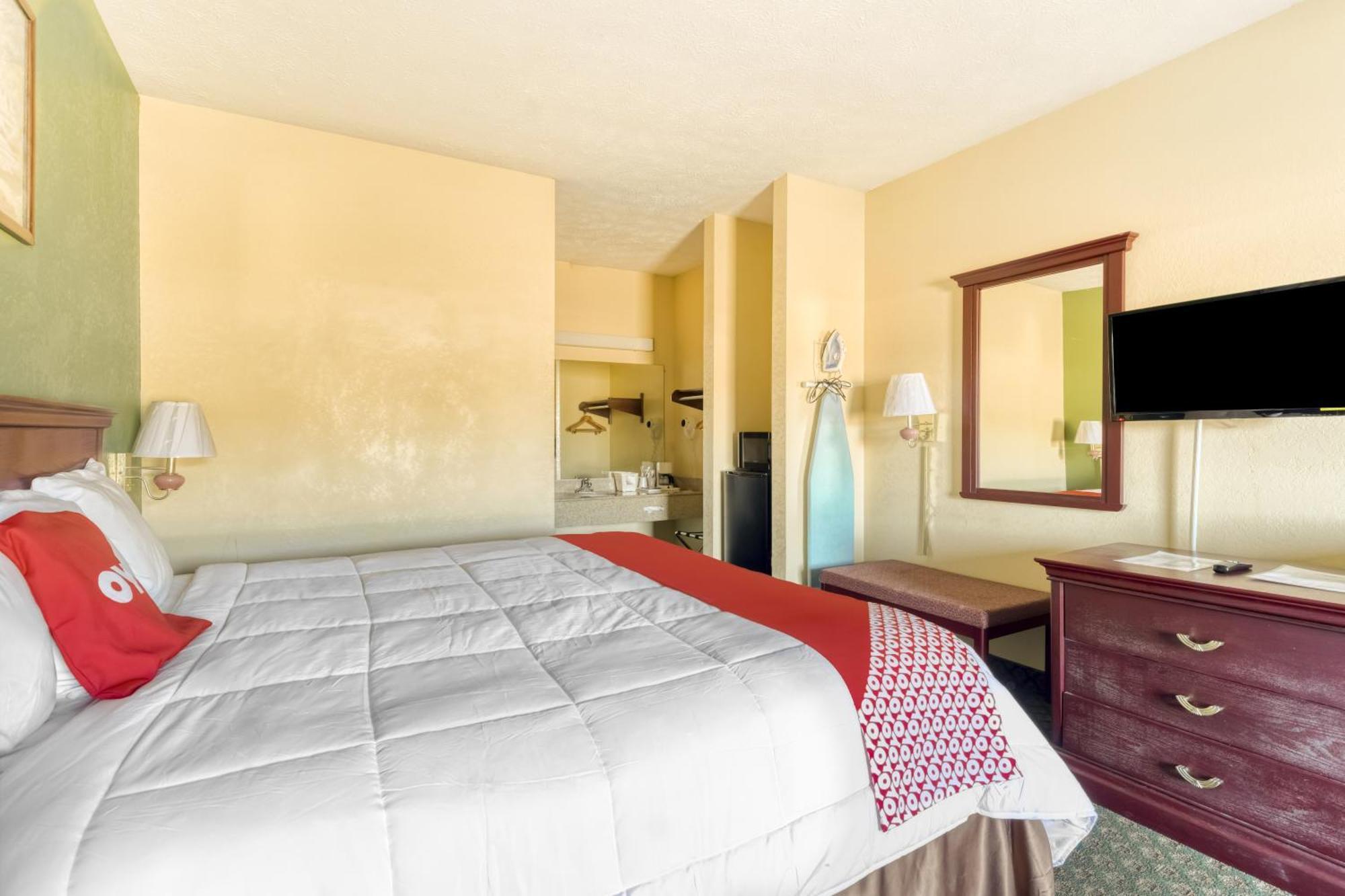 Oyo Hotel Grenada West エクステリア 写真