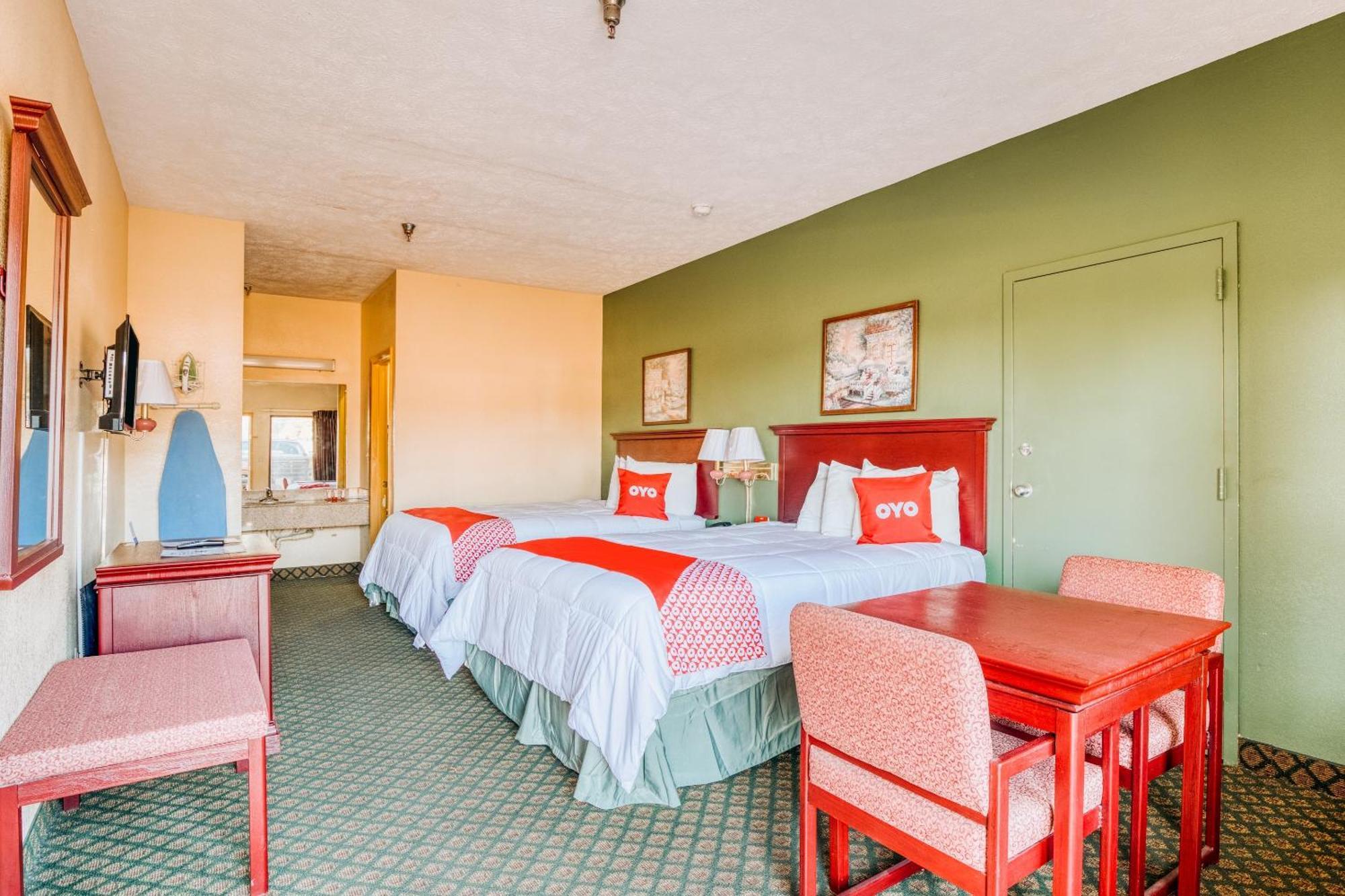 Oyo Hotel Grenada West エクステリア 写真